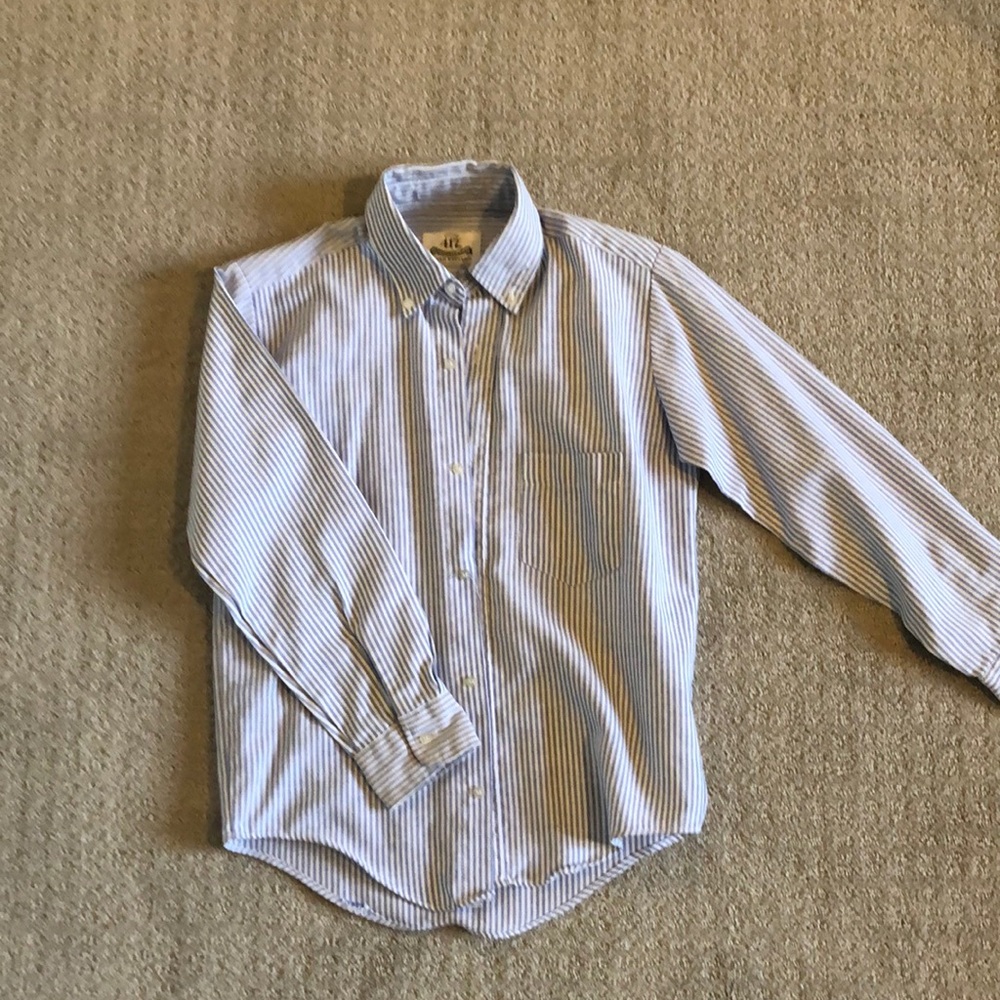 Boys Van Heusen button down shirt size 8